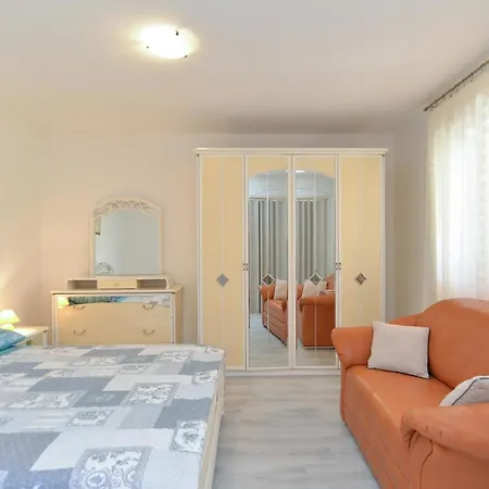 Apartment Fuer 6 Personen Ca 62 Qm In Rovinj-cocaletto, Istrien Istrische Riviera *